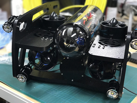 水中ドローンの組み立て2