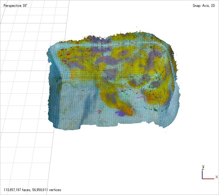 テクスチャを貼ったプールの3Dモデル。底のタイルの目地と壁が写っている
